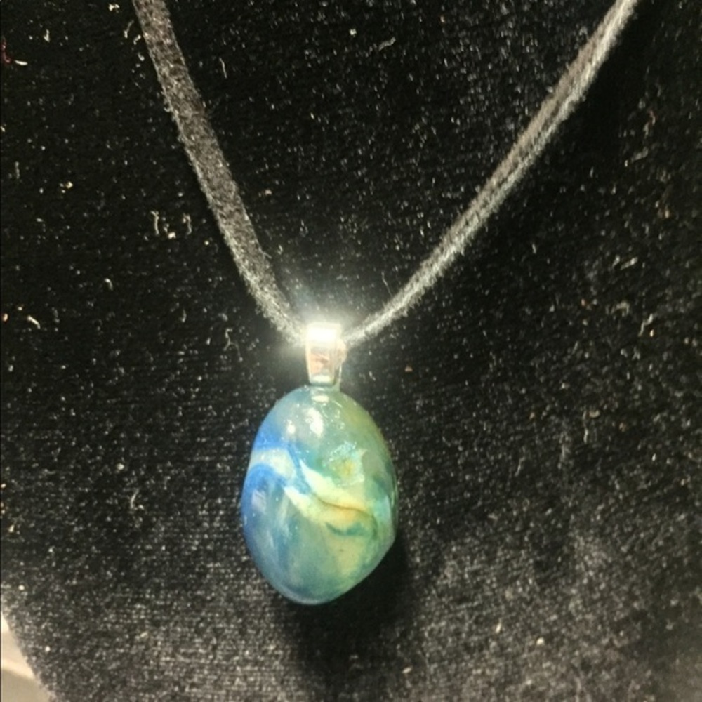 Blue Dyed agate tumbled Stone suede necklace